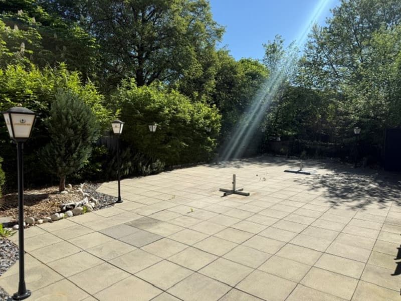 Restaurant mit grosser Gartenwirtschaft im Innenhof (6)