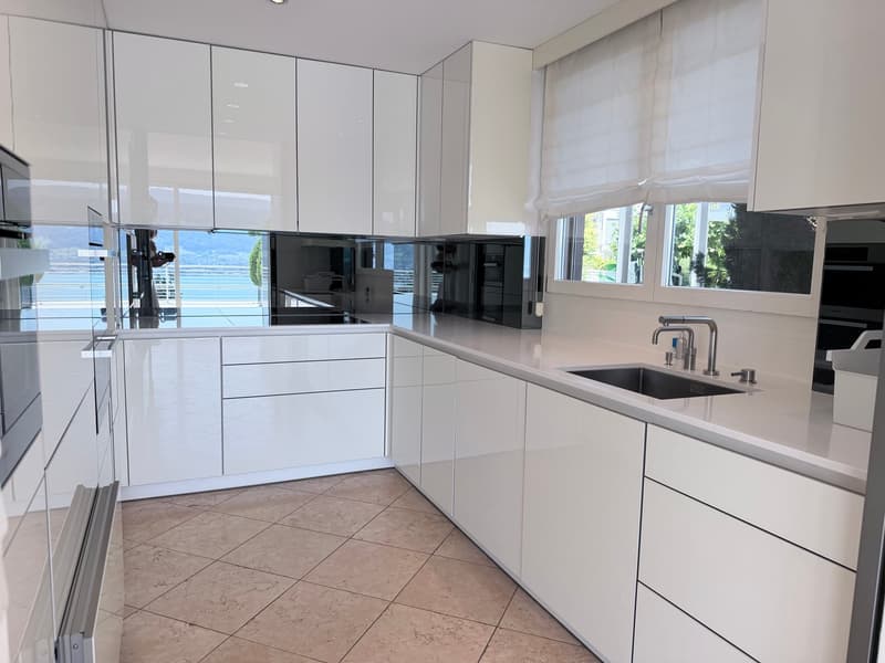 Grosszügige 6-Zimmer-Terrassenwohnung mit atemberaubendem Ausblick in Herrliberg (5)