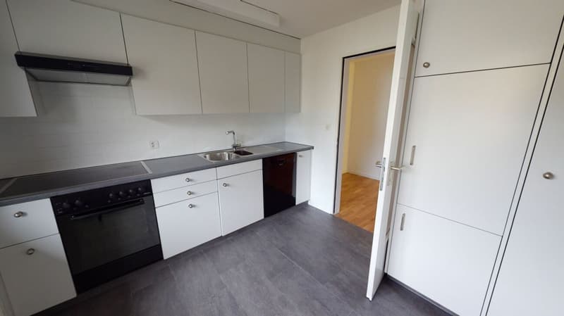 SCHÖNE Wohnung an guter Lage (6)