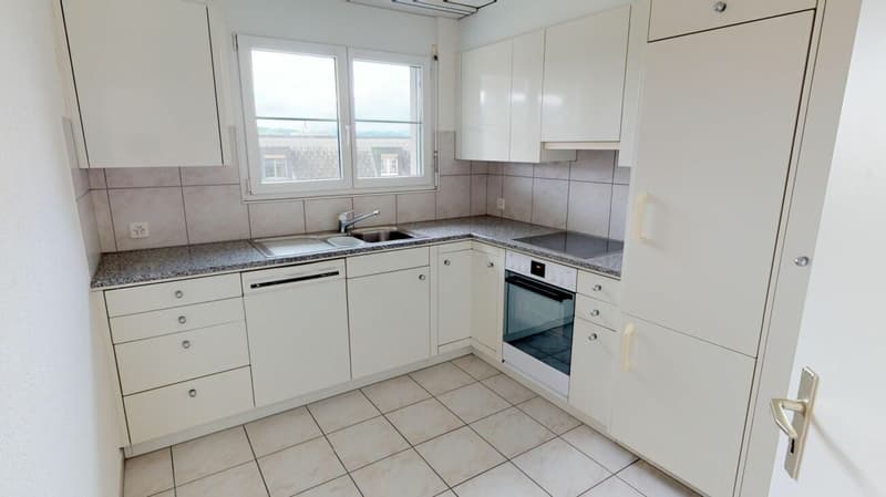 ATTRAKTIVE Wohnung sucht Mieter (2)