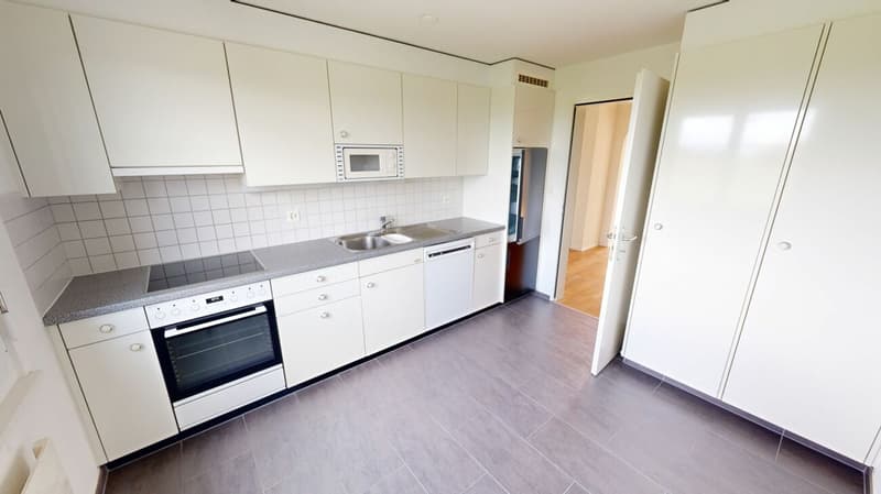 Schöne 4.5 Zimmer-Wohnung zu vermieten (2)