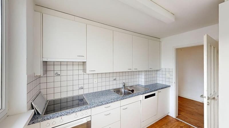 schöne 4.5 Zimmerwohnung sucht neuen Mieter (2)