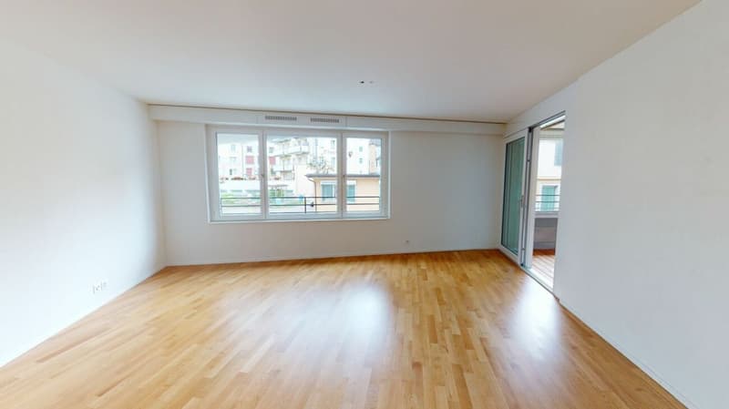 Schöne helle Wohnung (4)