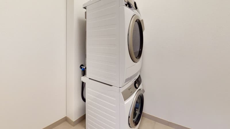 Helle 2.5 Zimmer-Wohnung (11)