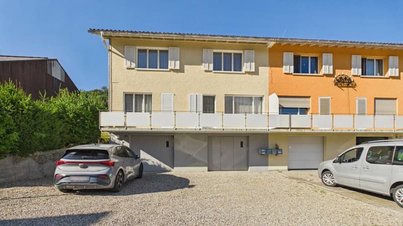Doppeleinfamilienhaus mit 5.5 - Zimmer (1)