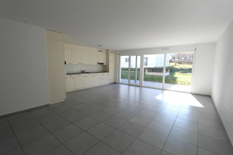 SCHÖNE WOHNUNG MIT GARTENSITZPLATZ (4)