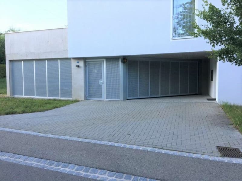 EINSTELLPLATZ ZU VERMIETEN (1)