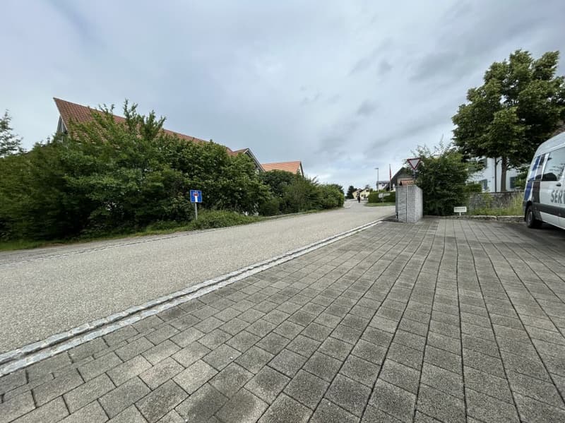 AUSSENPARKPLÄTZE ZU VERMIETEN (4)