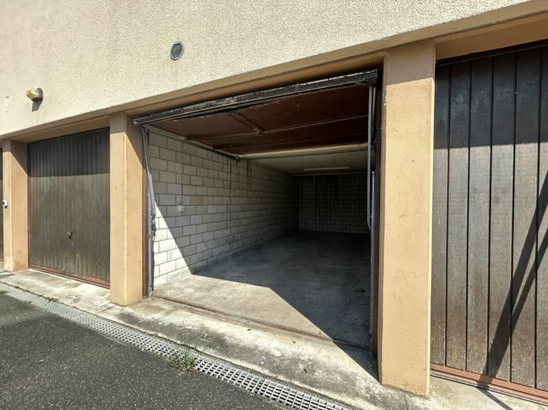 Frick / Garagenbox mit Vorplatz (3)