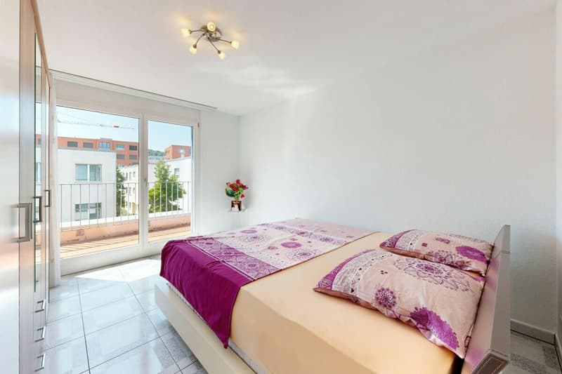 6.5 Zimmer Eckhaus in Schlieren (25)