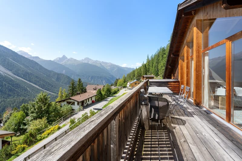Un refuge avec une vue à perte de vue à Davos Wiesen (5)