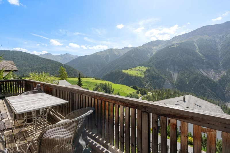 Un refuge avec une vue à perte de vue à Davos Wiesen (6)
