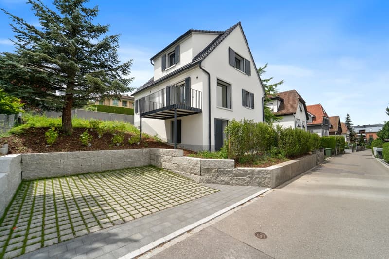 Exklusives Einfamilienhaus mit Charme und Garten in Rüschlikon (2)