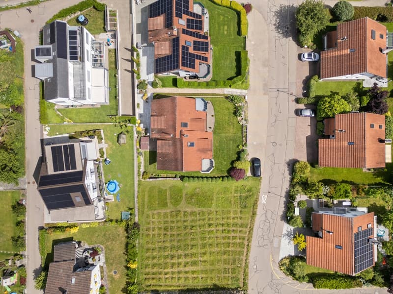 Charmantes 5.5-Zimmer-Doppeleinfamilienhaus in Hedingen (2)