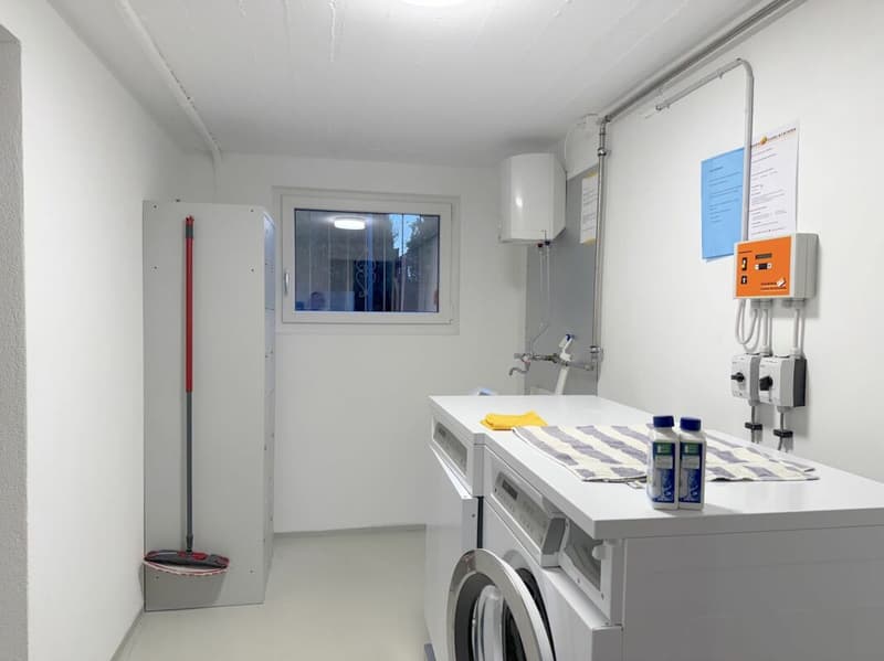 GEPFLEGTES ZUHAUSE MIT ZWEI BALKONE (10)