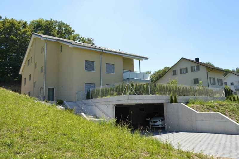 TRENDIGE GARTENWOHNUNG MIT GEDECKTEM SITZPLATZ (2)