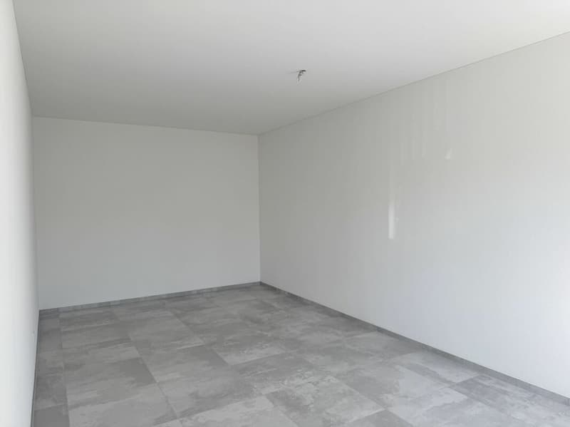 GROSSZÜGIGE PARTERREWOHNUNG MIT GEDECKTEM SITZPLATZ (7)