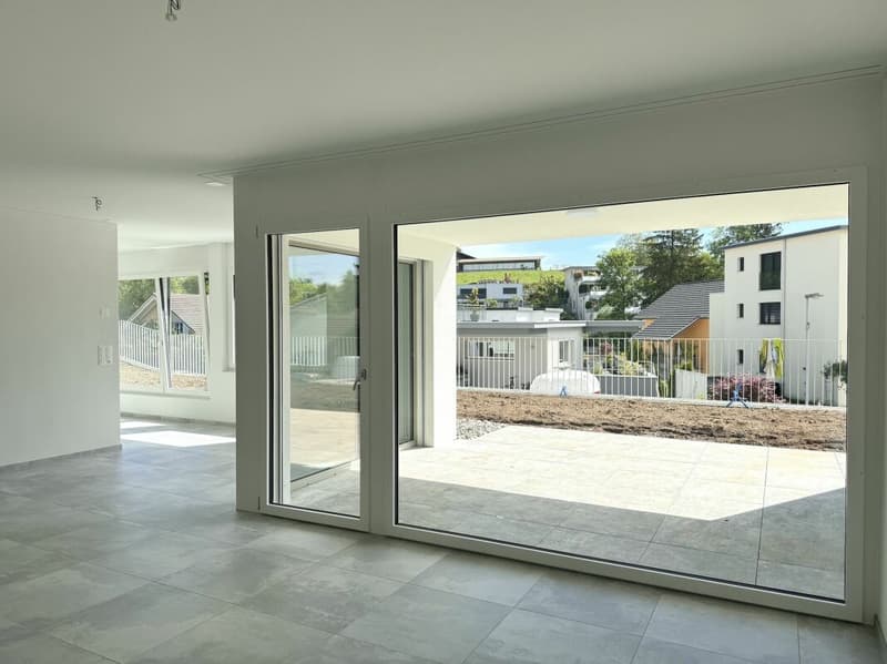 GROSSZÜGIGE PARTERREWOHNUNG MIT GEDECKTEM SITZPLATZ (4)