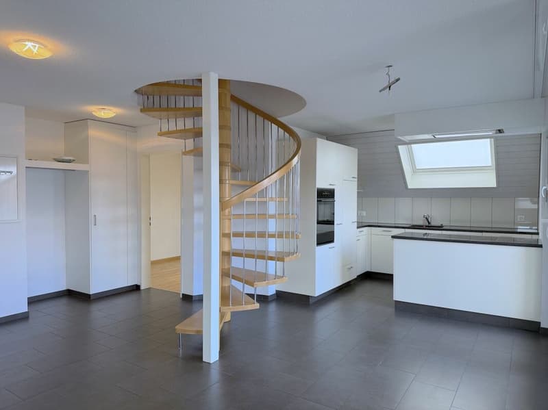 MAISONETTEWOHNUNG - ZENTRAL UND NAHE BAHNHOF (2)