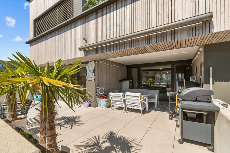 Moderne 4.5-Zimmer-Parterrewohnung - Zentrales Wohnen an begehrter Lage (5)