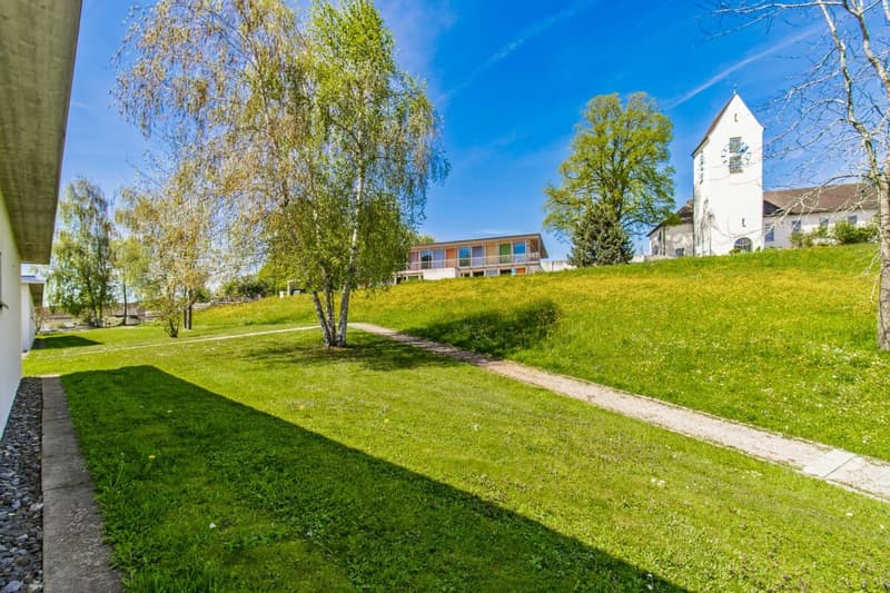 Modernes 6.5-Zimmer-Terrassenhaus mit Weitsicht und grosszügigem Aussenbereich (16)