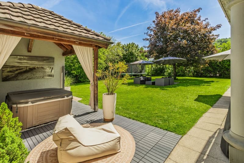 7.5-Zimmer-Landhausvilla mit Seesicht auf grossem Grundstück (15)