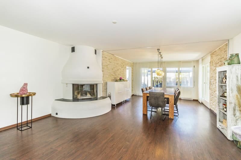 7.5-Zimmer-Landhausvilla mit Seesicht auf grossem Grundstück (8)
