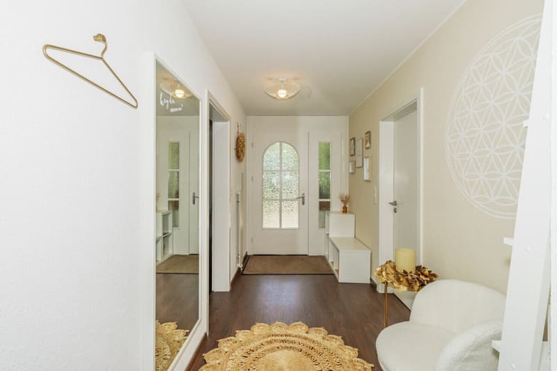 7.5-Zimmer-Landhausvilla mit Seesicht auf grossem Grundstück (14)
