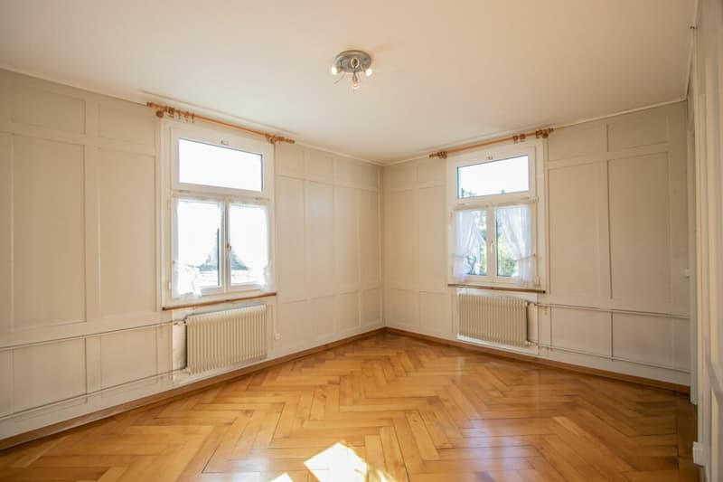 Günstige Altbau Wohnung an zentraler Lage (1)