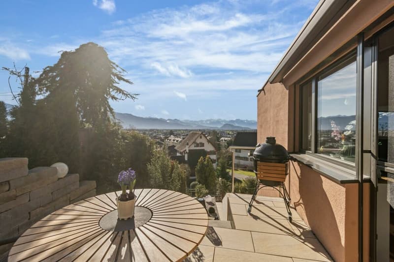Modernes Einfamilienhaus mit Alpenpanorama (5)