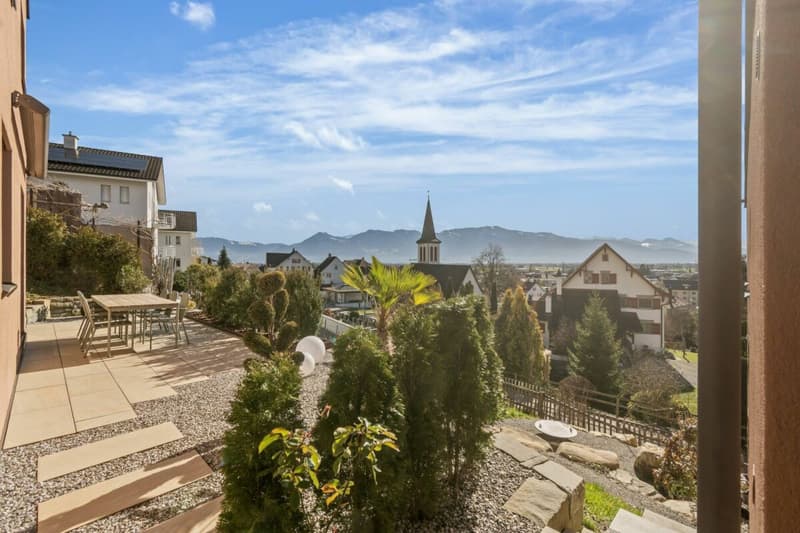 Modernes Einfamilienhaus mit Alpenpanorama (10)