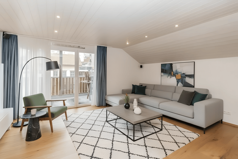 5.5-Zimmer-Maisonettewohnung mit sonnigem Balkon und moderner Ausstattung (3)