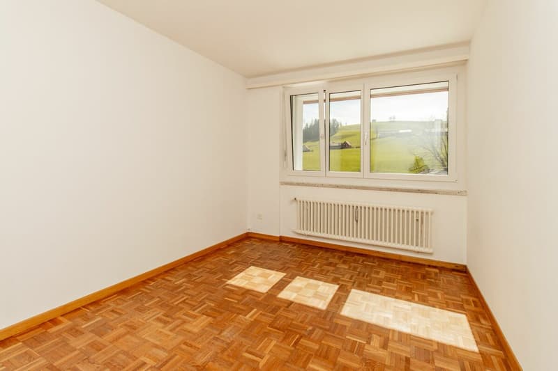 Naturnahes Wohnen mit grosszügigem Balkon und idyllischer Umgebung (7)