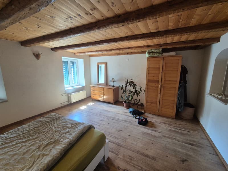 Charmante Dachwohnung auf zwei Etagen – zentral in Glarus (4)