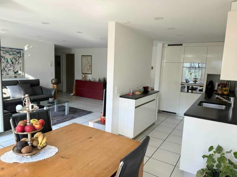 Wunderschöne 4 1/2 Zimmer-Wohnung (2)