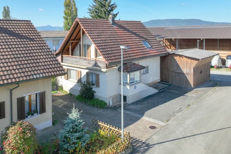 VENDUTO - Casa unifamiliare con grande soffitta a Schafisheim - oggetto ideale per investitori e artigiani (2)