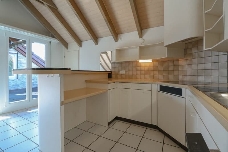 Wohnen auf zwei Ebenen - 4½-Zimmer-Maisonette mit Cheminée, Sauna und sonnigem Balkon (4)