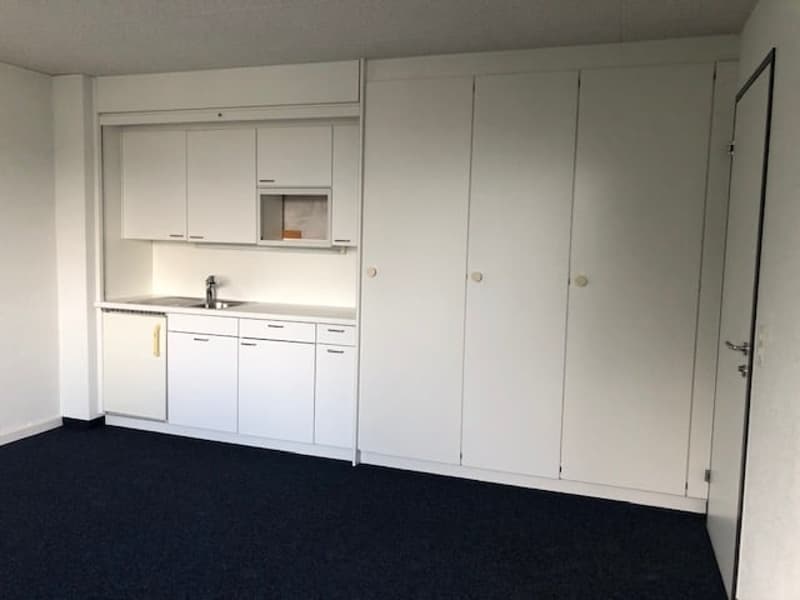 Büro-/Gewerberaum mit kleiner Küche (2)