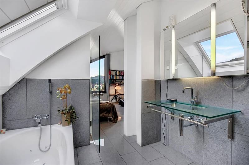 exklusive 3.5 - 5.5 Zi-Dachwohnung 246 m² NWF, 4 Terrassen, im Zentrum, Doppelgarage, Lift, Aussicht (6)