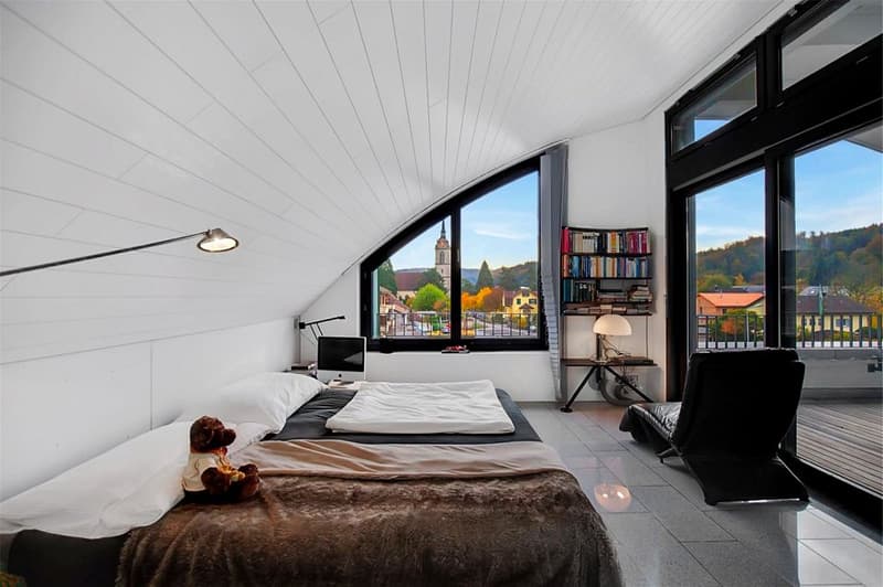 exklusive 3.5 - 5.5 Zi-Dachwohnung 246 m² NWF, 4 Terrassen, im Zentrum, Doppelgarage, Lift, Aussicht (4)