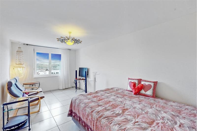 5.5-room apartment, elevator, underground parking space included, lake view, glazed balcony, large kitchen (10)