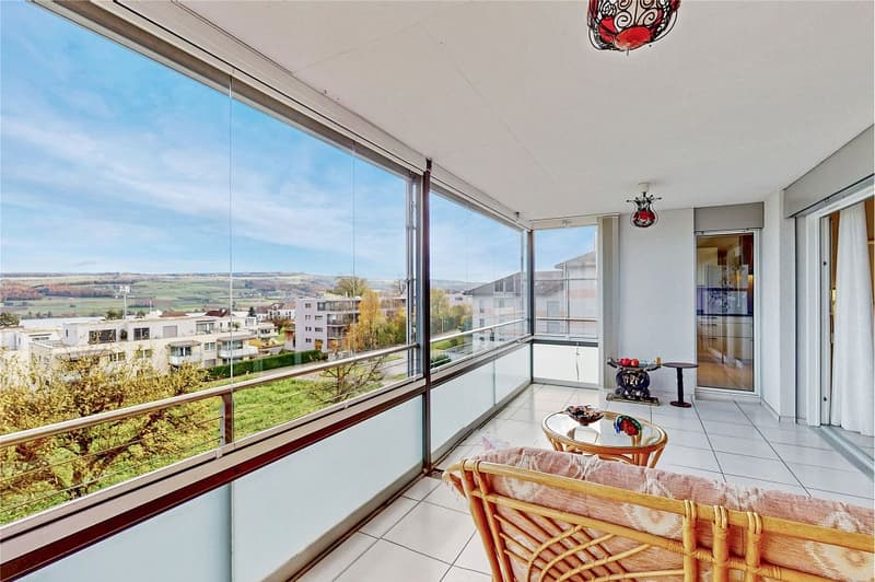 5.5-room apartment, elevator, underground parking space included, lake view, glazed balcony, large kitchen (6)