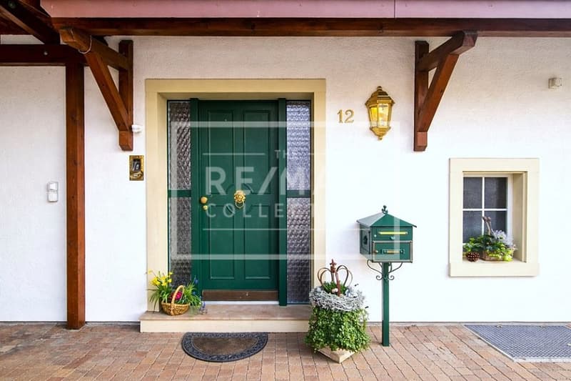 6.5++ Zi-Landhaus, WF 210 m², terrassierte Gartenanlage, Pool, Pergola, 760 m² GF, Panoramaweitsicht (13)