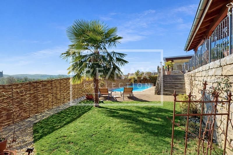 6.5++ Zi-Landhaus, WF 210 m², terrassierte Gartenanlage, Pool, Pergola, 760 m² GF, Panoramaweitsicht (10)