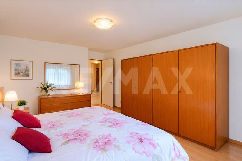 Charmante 4.5-Zimmer-Eigentumswohnung mit Balkon in der historischen Altstadt von Lenzburg (6)