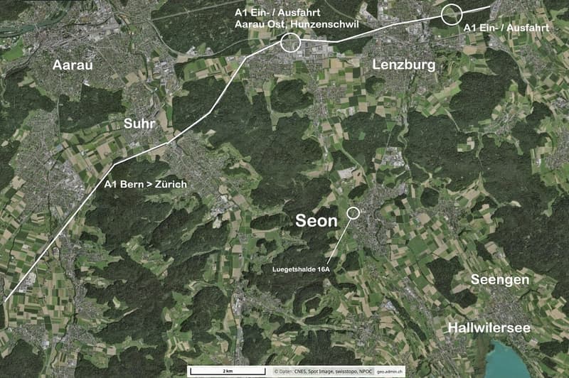 Nähe A1 und Lenzburg, 4 REFH, Hanglage mit Weitsicht, Penthouse-Attikazimmer, Terrasse und Garten (3)