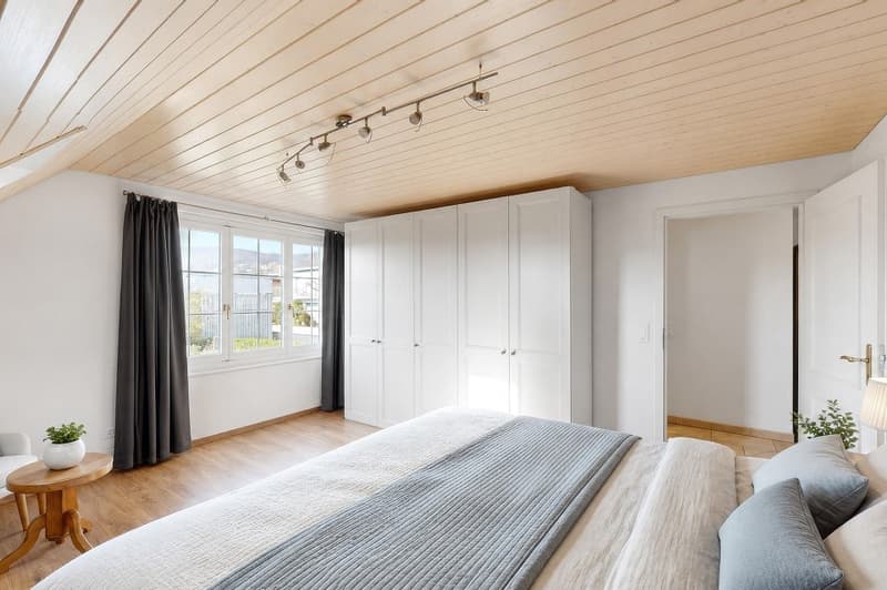 6.5++ Zi-Landhaus, WF 210 m², terrassierte Gartenanlage, Pool, Pergola, 760 m² GF, Panoramaweitsicht (11)