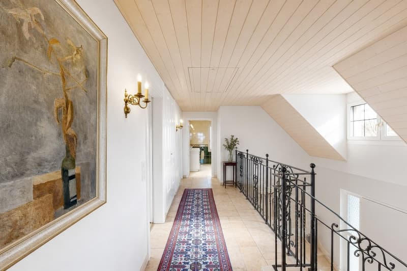 6.5++ Zi-Landhaus, WF 210 m², terrassierte Gartenanlage, Pool, Pergola, 760 m² GF, Panoramaweitsicht (8)