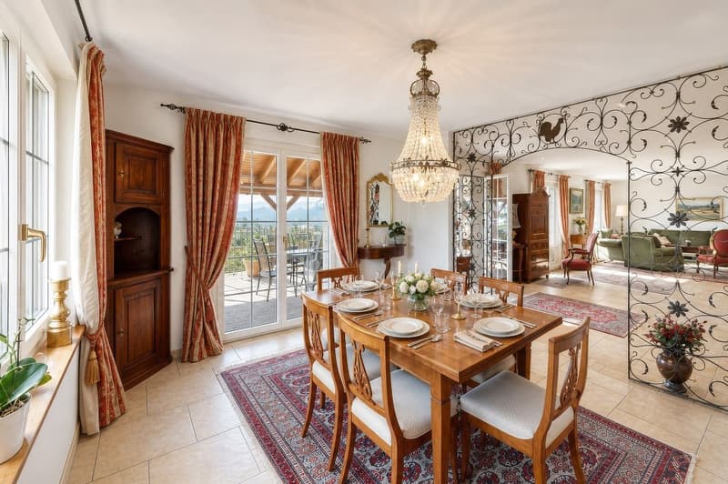 6.5++ Zi-Landhaus, WF 210 m², terrassierte Gartenanlage, Pool, Pergola, 760 m² GF, Panoramaweitsicht (6)