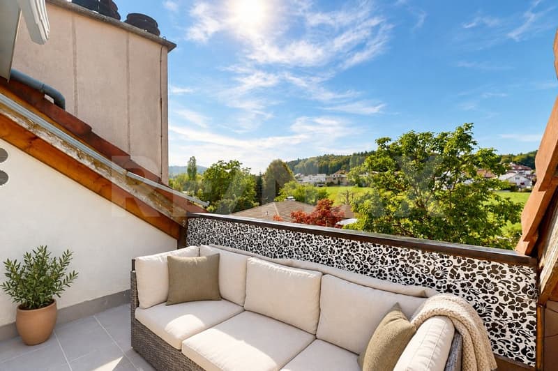 Charmante 3.5-Zimmer-Dachwohnung mit Cheminée und Balkon in Kölliken (9)